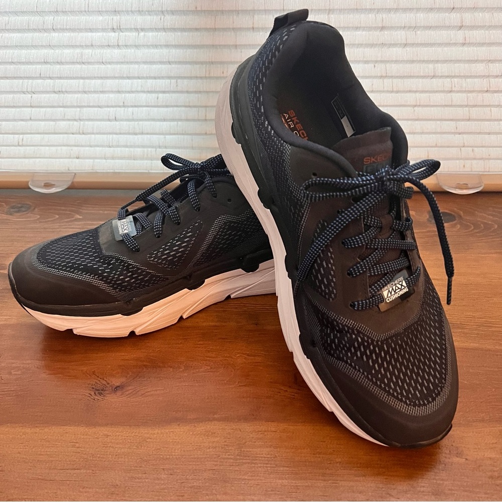 Skechers Men's Black and White Sneakers